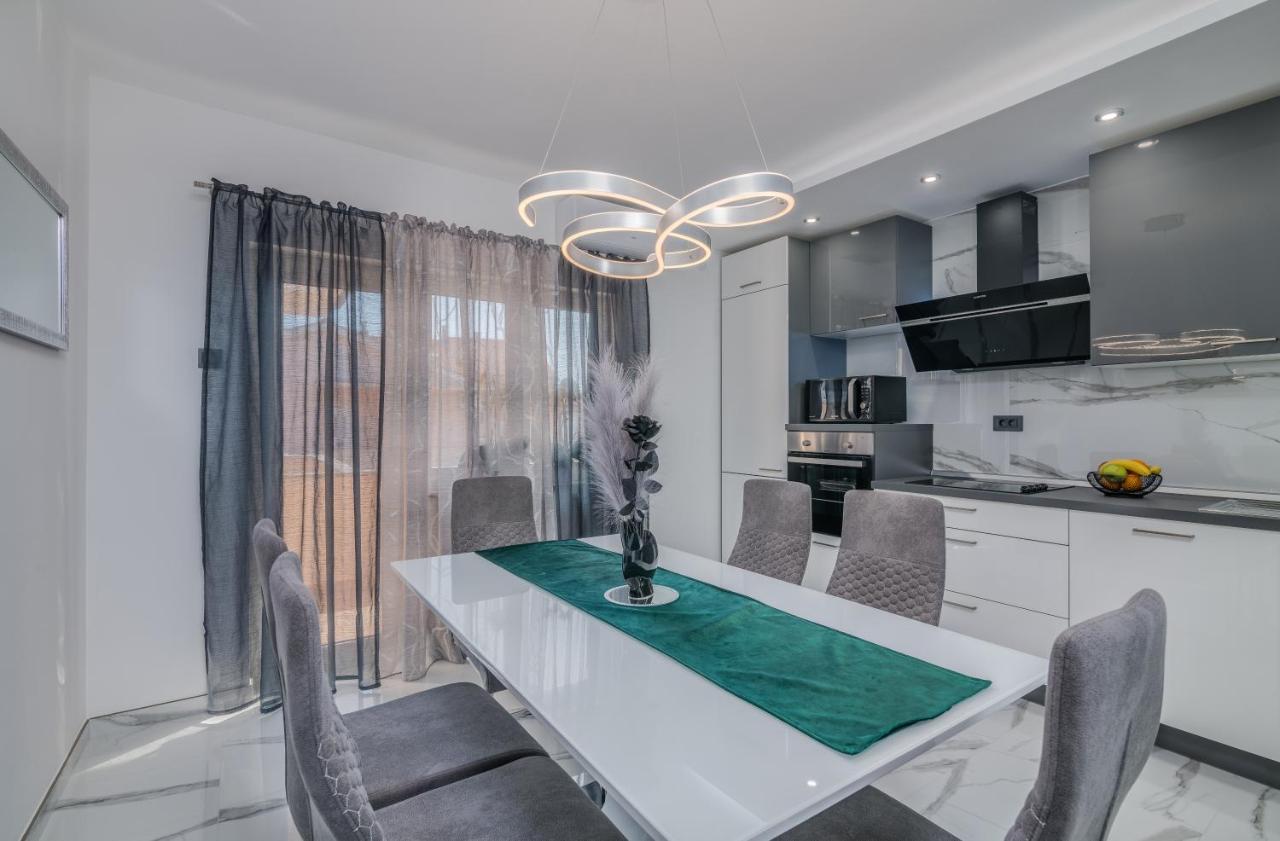 Apartman Luxury Lure Krk Town Dış mekan fotoğraf